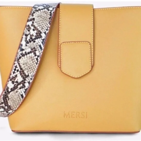 Mersi Isabel Bucket Style Snake Print Vegan Bag With Protective Bag Yellow NEW - Picture 3 of 12